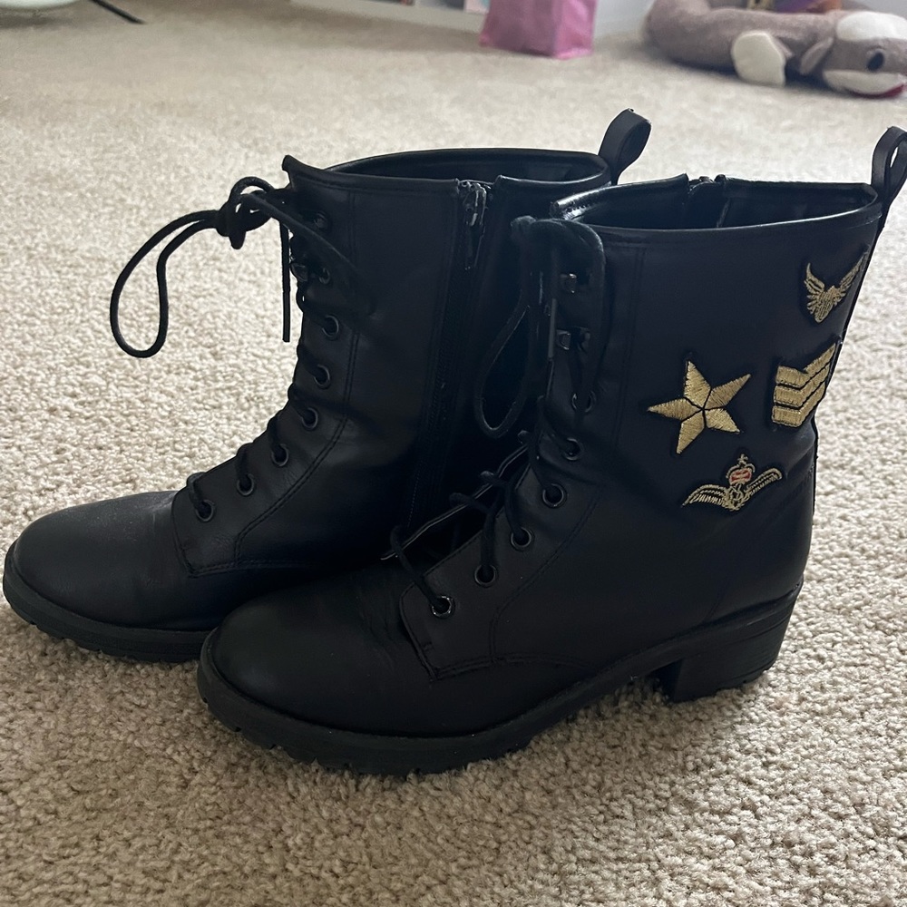 Brand new !!!! Madden Girl Eloise Military/Combat Boots size 9
